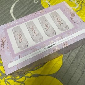 If you love your glasses… 4 piece glass set